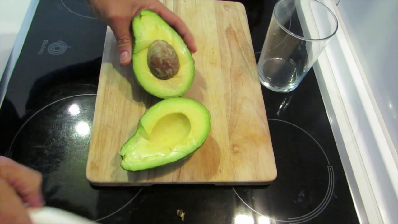 como pelar un aguacate para ensalada
