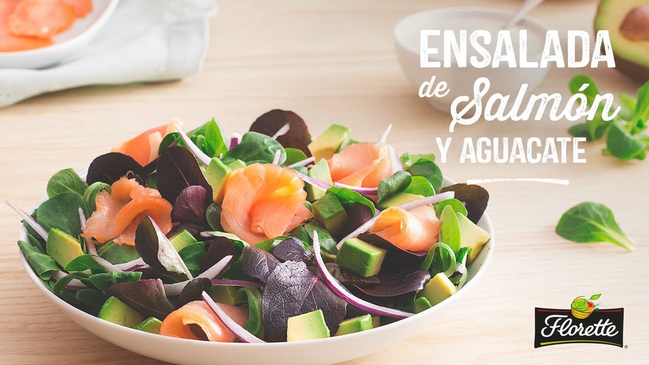 ensalada de salmon ahumado con aguacate