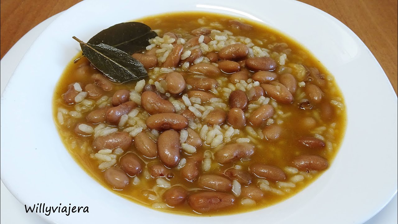 alubias pintas de bote con arroz