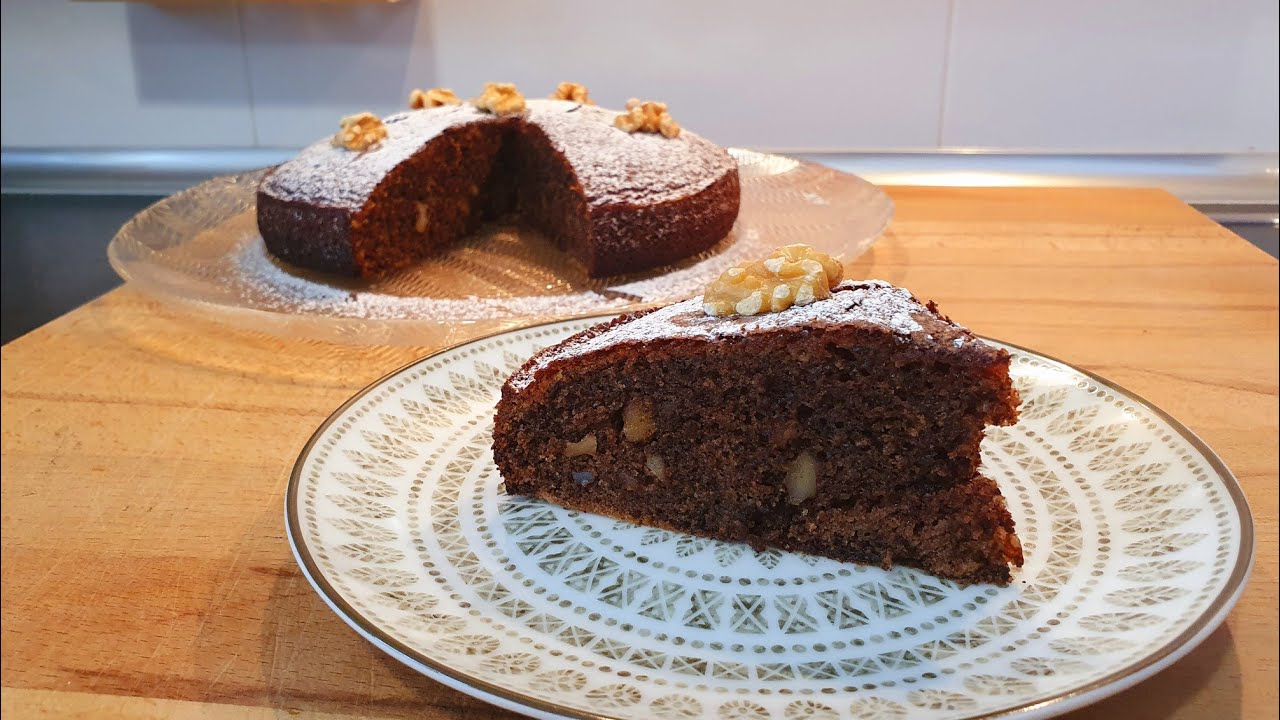 bizcocho esponjoso de chocolate y nueces