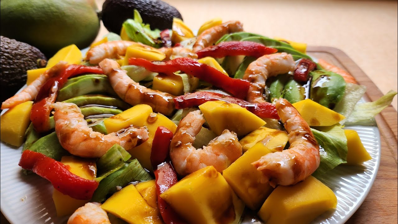 ensalada mango aguacate y langostinos