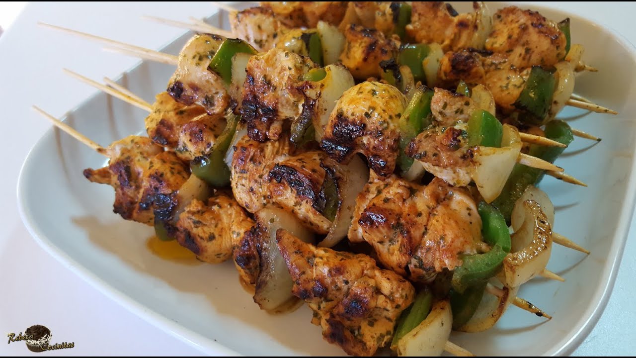 brochetas de pollo marinadas con verduras