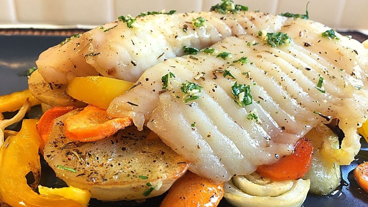 pescado al horno con cama de verduras